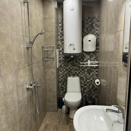 Appartamento 2-bedroom With Private Parking Fast Wifi 3-aircon 3-smarttvs Workdesk Youtube Premium And Netflix *