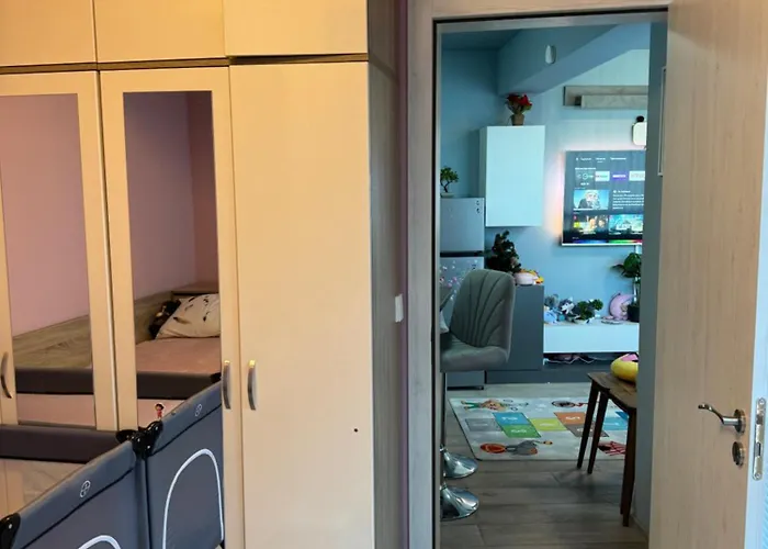 Apartment 2-bedroom With Private Parking Fast Wifi 3-aircon 3-smarttvs Workdesk Youtube Premium And Netflix