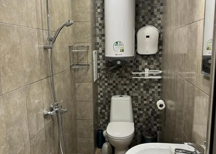 Apartment 2-bedroom With Private Parking Fast Wifi 3-aircon 3-smarttvs Workdesk Youtube Premium And Netflix *