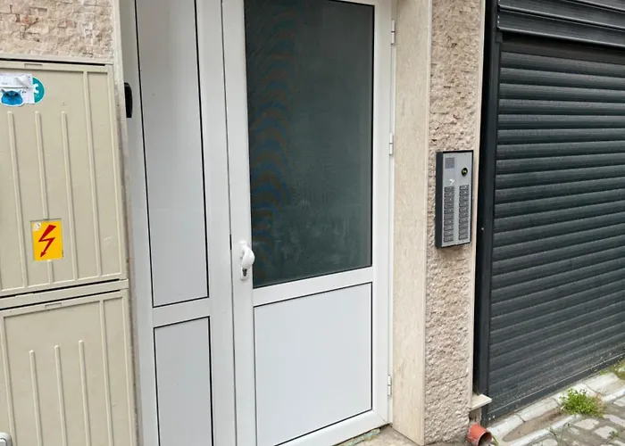 2-bedroom With Private Parking Fast Wifi 3-aircon 3-smarttvs Workdesk Youtube Premium And Netflix Appartamento Varna