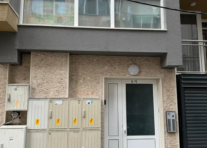 2-bedroom With Private Parking Fast Wifi 3-aircon 3-smarttvs Workdesk Youtube Premium And Netflix Appartamento